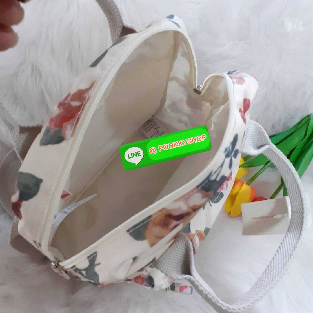 Best Seller !! Cath Kidston Multi Strap Backpack กระเป๋าสะพายเป้รุ่นมินิ แบรนด์ดังสไตล์วินเทจสุดฮิต วัสดุ Canvas เคลือบกันน้ำสามารถเช็ดทำความสะอาดได้ เปิดปิดด้วยซิปสะดวกใช้ ด้านหน้าประดับโลโก้แบรนด์ พร้อมช่องซิปด้านนอกใส่กระเป๋าสตางค์ มือถือได้ ด้านในมีช่