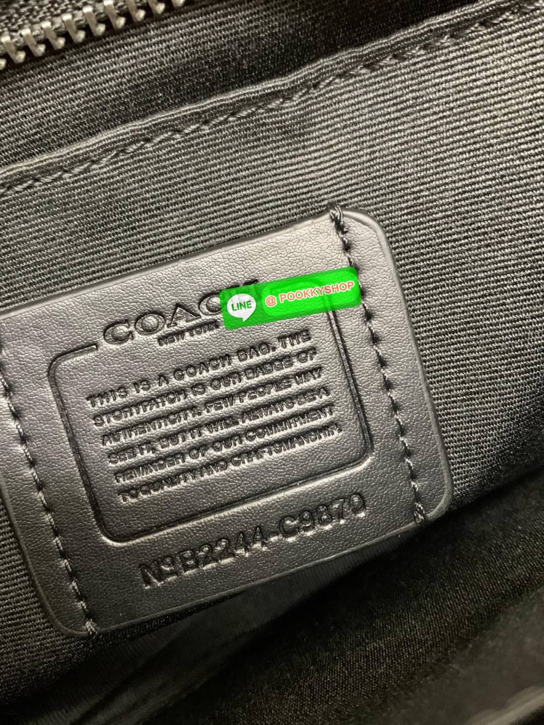 NEW ARRIVAL! COACH SULLIVAN FLAP CROSSBODY IN SIGNATURE ((C9870)) พร้อมส่งก่อนใคร! ทรง สวยเก๋ กระเป๋าสะพายแบบครอสบอดี้ร์ของคุณผู้ชายเค้าเลยค่ะ หนังแท้2แบบสวยงาม น่าใช้มากๆ ✔️รุ่นนี้พิเศษห้อยป้ายแแบรนด์ด้านข้างมาให้2ป้ายเลยค่ะ ด้านหน้ามีช่องซิปใส่มื