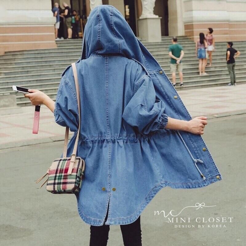 🙆🏻♀️Denim Hood Jacket🙆🏻♀️ เสื้อคลุมอีกรุ่นที่แพตเทิ้นเป๊ะ ใส่สวยปัง กับแจ็คเก็ตยีนส์ฮู้ด แขนสม๊อกยางยืด เวลาใส่น่ารักดีค่ะ มีเชือกที่ขอบเอวรูดรัด ยาวคลุมสะโพก โอเวอร์ไซส์เก๋ๆค่ะ