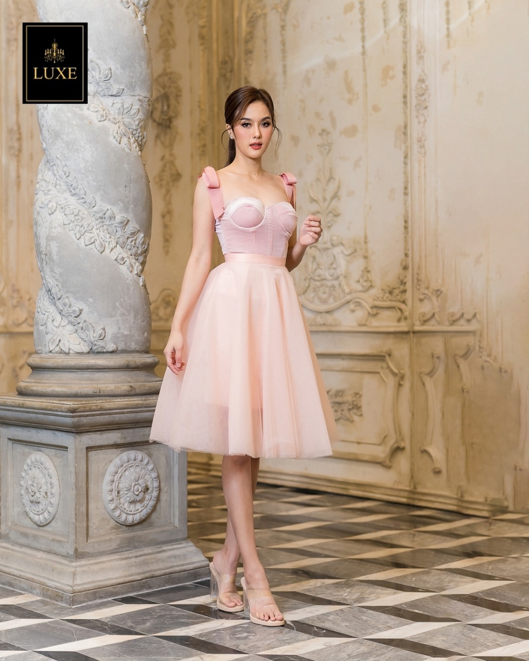 เสื้อแฟชั่น เสื้อสายเดี่ยวสไตล์คอร์เซ็ตบรา ผ้ากำมะหยี่เนื้อนุ่มยืดหยุ่น มีโครงทั้งเก็บและดันทรงสวย