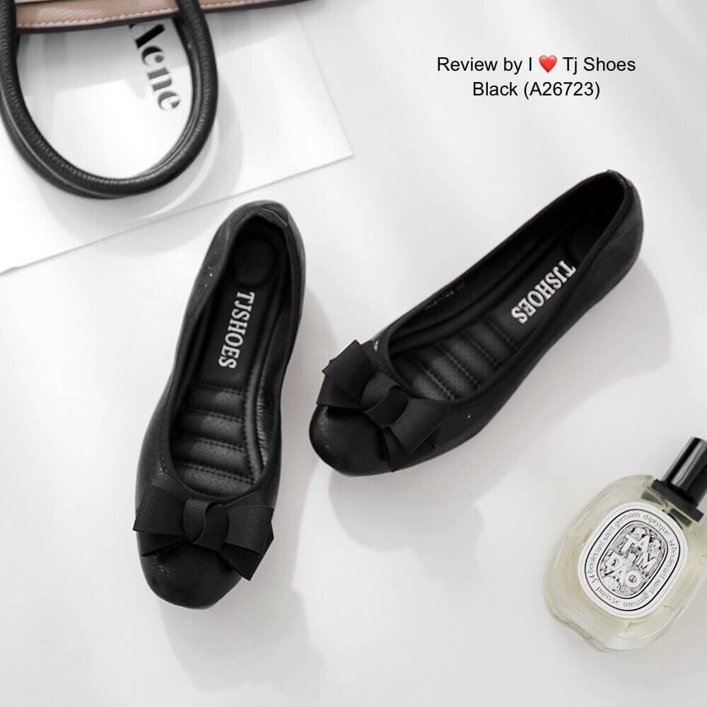 ใครชอบแนวเกร๋ๆ ใส่นุ่มเบาสบายจัดคู่นี้เลยจร้า พร้อมส่งรองเท้าคัชชูเพื่อสุขภาพ รุ่นนี้เป็นงานสั่งทำพิเศษใช้วัสดุคุณภาพดีทั้งหมด ทำจากผ้าใส่นิ่มสุดๆ ส้นเกรด A น้ำหนักเบา บิดงอได้ใส่แล้วยืดหยุ่นตามเท้า พื้นบุนิ่มมีรูระบายอากาศทำให้ไม่อับเท้า ใส่นุ่มเดินทั้งท