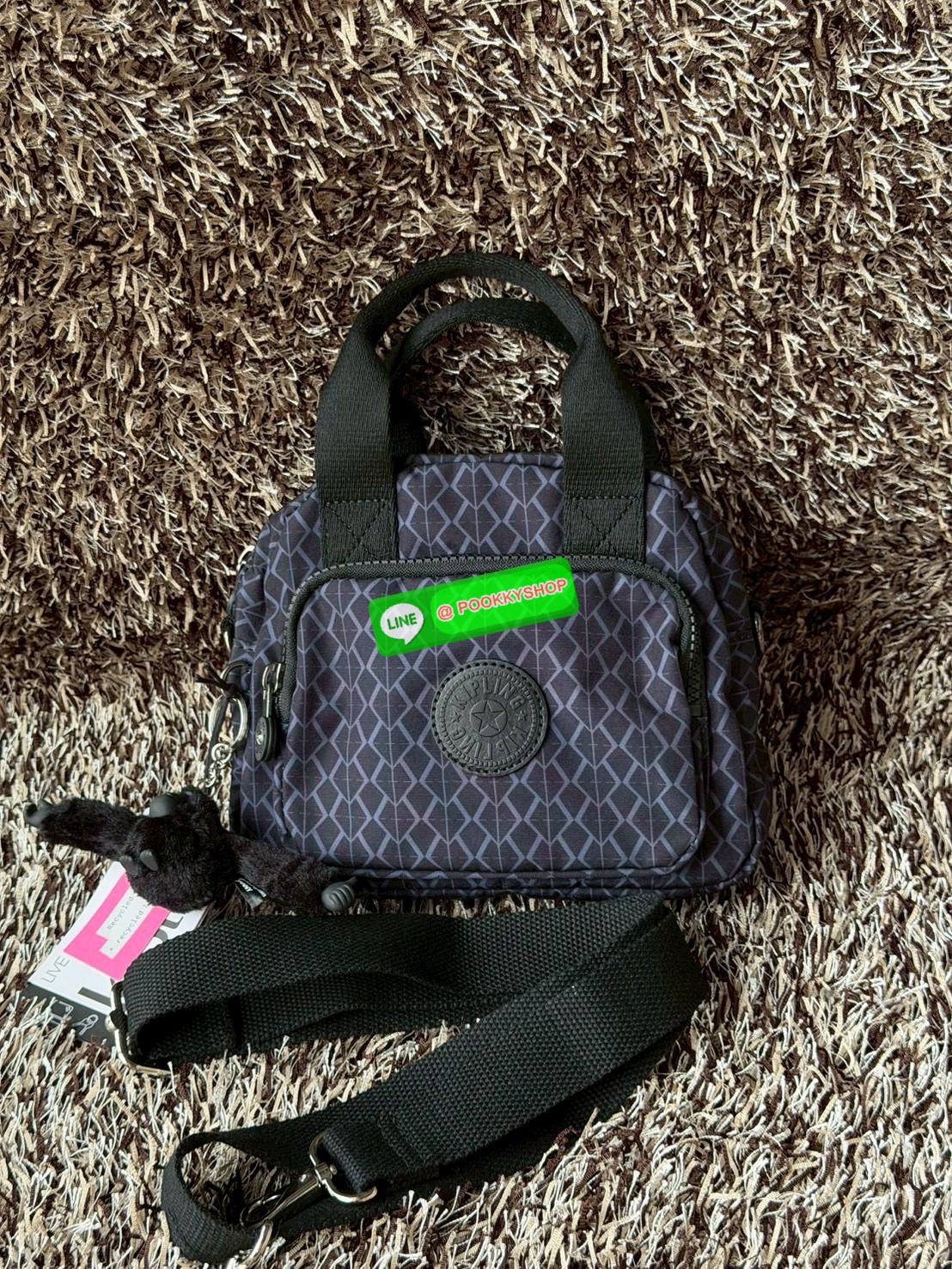 💕Kipling Unisex Shoulder Bag Defea กระเป๋าสะพายข้าง Defea Mini ที่ตอบโจทย์ทุกวันของคุณ ไม่ว่าคุณจะออกไปทำธุระประจำวัน หรือพบปะกับเพื่อนฝูง Defea Mini เป็นกระเป๋าที่น่ารักและน้ำหนักเบา ที่สุดในคอลเล็กชัน