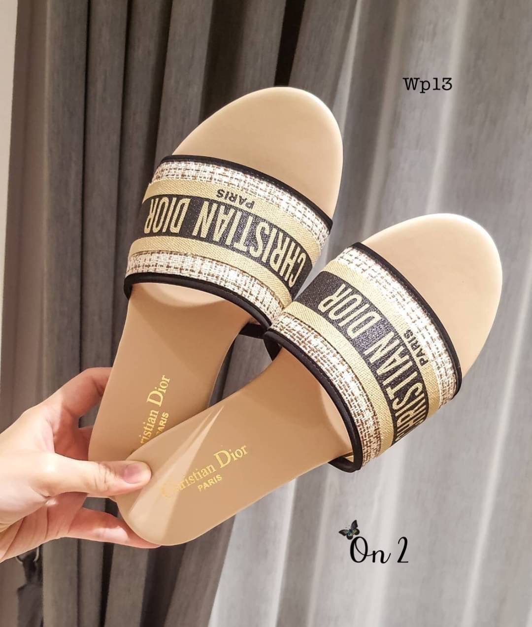 Dior dway sandals ชนชอปแตะสวม dior พื้นปั้มสวยเป๊ะไม่ต้องพูดเยอะ รีบจองด่วนจ้า