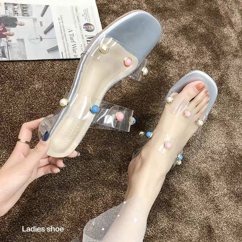 พร้อมส่งงานนำเข้า รองเท้าส้นอะคริลิคใสทรงกลม วัดสุพื้นPUคุณภาพดีสวม2ตอนซิลิโคนนิ่มตอกหมุดอะไหล่มุกสีหวานๆ