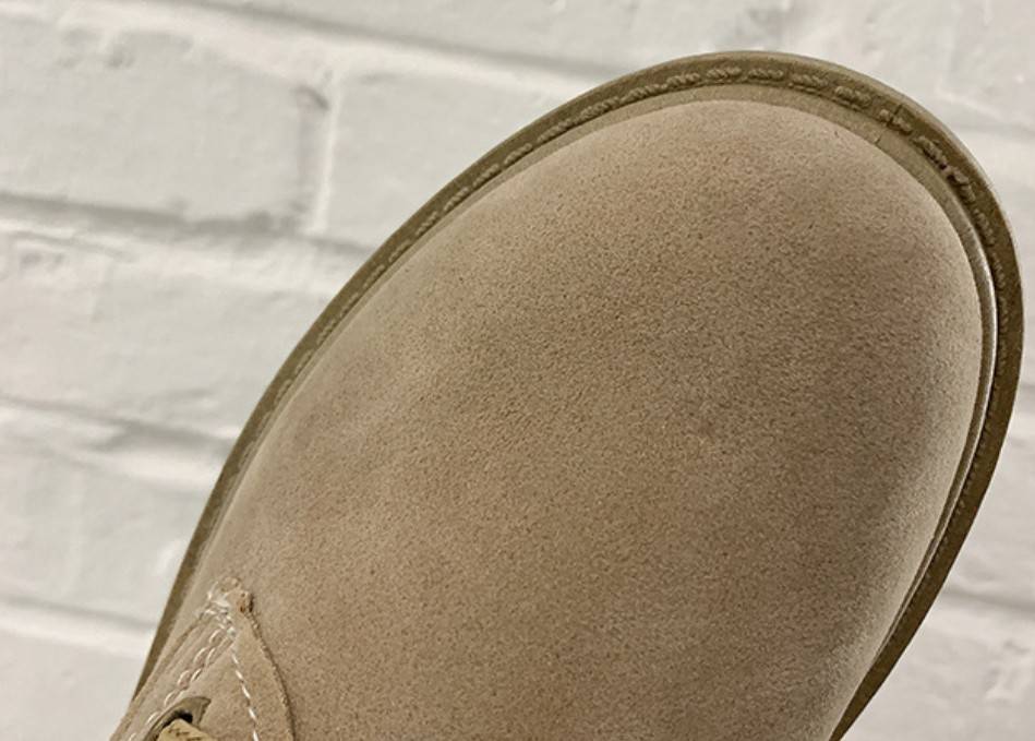 แบบมาใหม่ งานสวยเว่อร์ๆ !! รองเท้าบู้ททรงสั้นหุ้มข้อ พื้นหนา 3 c.m. วัสดุหนังสักกะหราดเนื้อหนาขึ้นทรง ดีไซน์ผ่าข้างเก๋ๆ ใส่นุ่มสบายเดินไม่เมื่อยจ้า งานจริงสวยมากกกไม่จกตา รูปถ่ายจากสินค้าขายจริง 100% สาวกบู้ทใครไม่สั่งคู่นี้พลาดมาก!!