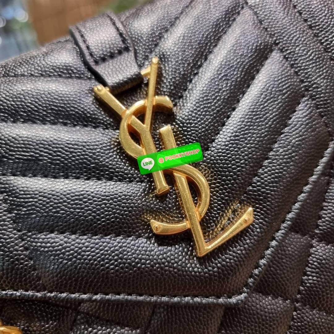 New in!! Yves Saint laurent envelope quilted with chain กระเป๋าสะพายพรีเมี่ยมกิ๊ฟ จากเคาน์เตอร์ vip dutyfree ทรง woc สุดฮอต ในดีไซน์ใหม่ ดีเทลเย็บสวยคม โดดเด่นกว่าใครแน่นอน วัสดุหนัง pepble ทนทาน ใช้งานง่ายเพียงแค่เปิด-ปิดด้วยกระดุมแม่เหล็ก ภายในแบ่งสัดส่