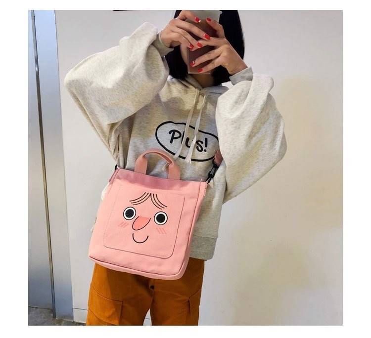 รุ่นใหม่ พร้อมส่ง!!!!!!!! Monna bag น้องมอนน่า จมูกแดงโตๆ มีหน้าม้า มี4สีให้เลือกสดใสกันไปป ได้ทั้งถือและสะพายเลย ใส่ของได้เพียบ เน้นๆ