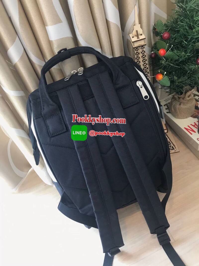 Disney Japan Limited Anello Collaboration Backpack (l) Mickey Retro รุ่นลิมิเตทที่ทางแบรนด์ฉลองครบรอบ90ปี กับวอลท์ดิสนีย์ คอลเลคชั่นสวยๆมีทั้งขนาดคลาสสิค,มินิ,และรุ่นบอสตันวาดลวดลายการ์ตูนจากวอลท์ดิสนีย์เพื่อให้ดูมีสีสัน ใช้ได้ทั้งผู้ใหญ่และเด็ก จะหญิงหรื