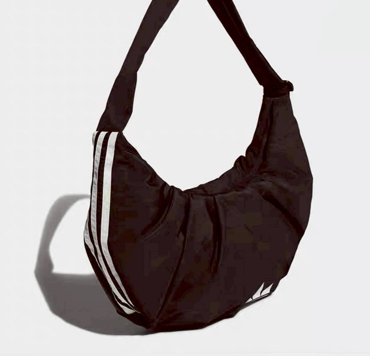 Adidas งาน 1:1 ทรงครัวซอง งานเป๊ะมาก เนื้อผ้าอย่างดีกันน้ำกันฝุ่น