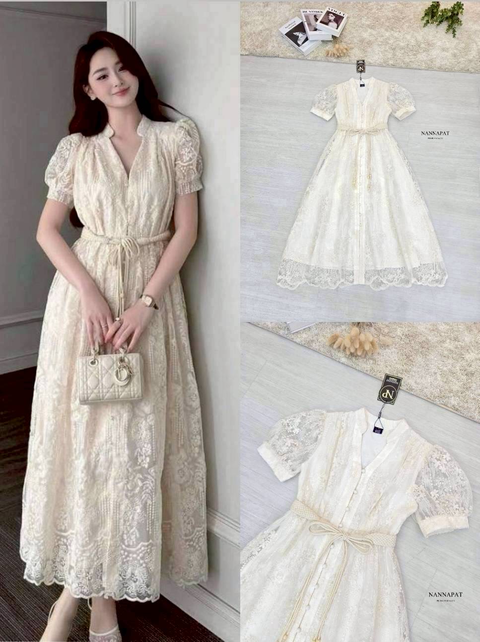 สวยตะโกนเลยค่าา งานเดรสยาว ผ้าลูกไม้แบบพรีเมี่ยมมากๆ นานๆจะมีแบบนี้มาที ใส่ไปดินเนอร์ คาเฟ่ สวยหรูดูดีแน่นอนค่าา ผ้าลูกไม้เค้าดีมากเลยคะ นุ่ม คือไม่คันเลย แล้วซับในยาวด้วย คือเริดด ชอบความที่เค้ามีเชือกผูกเอว มันเข้ากับชุดมาก ทำให้เข้ารูปเก็บทรงสวย ใส่ถ่า