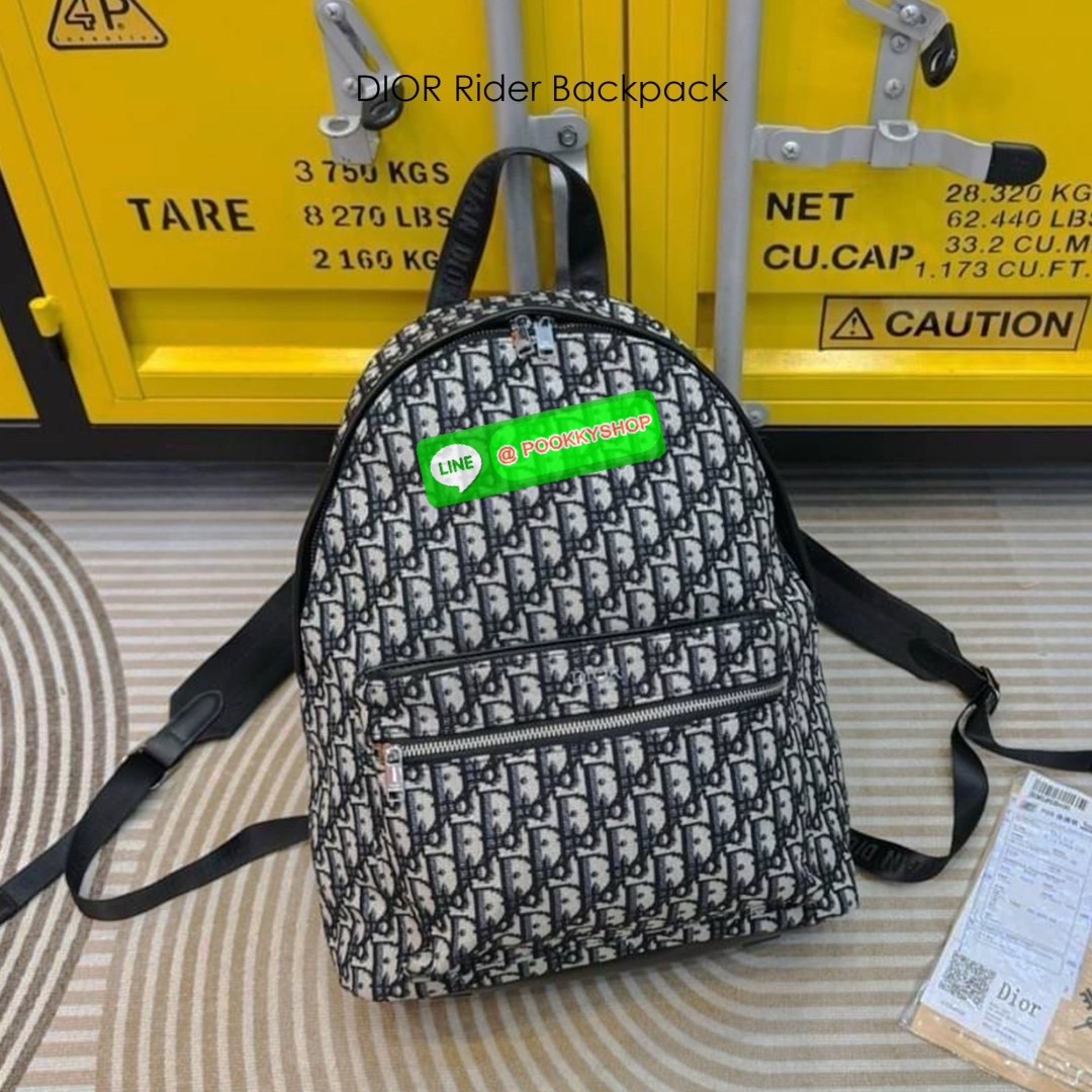 DIOR Rider Backpack Oblique Jacquard กระเป๋าเป้คอลใหม่สวยเด่นเป็นเอกลักษณ์ ด้วยงานผ้าแจ็คการ์ดตามแบบฉบับแบรนด์ที่ทันสมัย Best seller Unisex ของงานเป้จริงๆ ใช้ได้ทั้งหนุ่มๆและสาวๆ