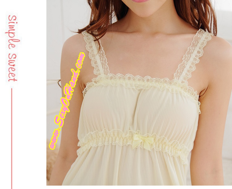 ชุดนอน คุณหนู ขุดนอนกระโปรง ชุดนอนสายเดี่ยวแฟชั่น สีเหลืองอ่อน เนื้อผ้ายืด Cottonผสม สเปนเด็กซ์ (Spandex) อย่างดี แบบชุดน่ารัก ใสๆหวานๆ แต่งเว้าชายพร้อมติดขอบระบาย เนื้อผ้ามีน้ำหนัก ทิ้งตัว นุ่มลื่น สวมใส่เย็นสบาย แบบชุดคุณหนูลุคหวานมากๆเลยคะ