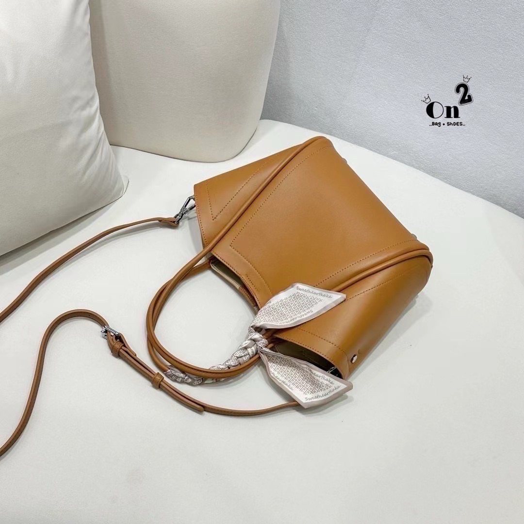 📣 Classic Working PU Bag 🔥 ▪️กระเป๋าสะพายไหล่ &สะพายข้าง ประดับริบบิ้น วัสดุเป็นหนัง PU Premium มีสายยาวให้ 1 เส้น ทรงสวยมากก❤️