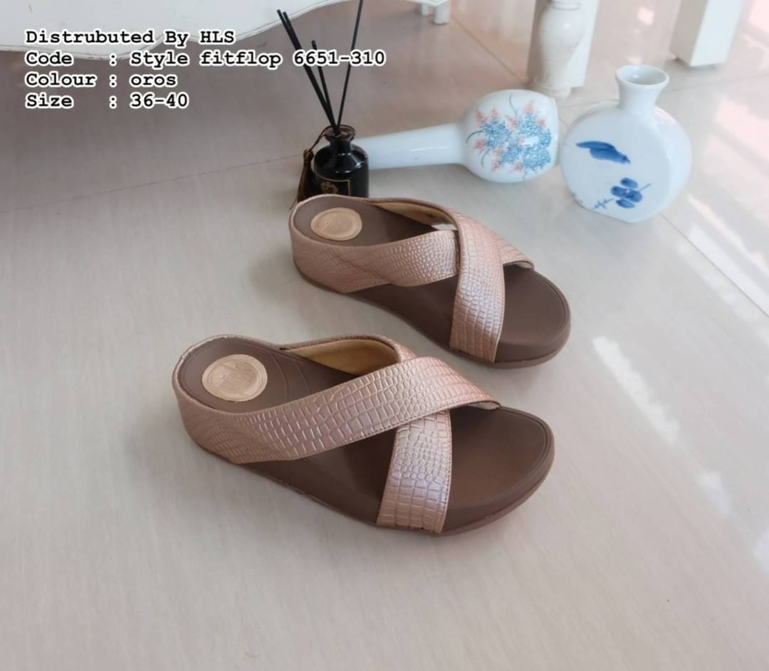 🤎🤎แบบใหม่ มาแล้วคะ พร้อมส่งคร่าา !! แบบรองเท้าสุขภาพ style fitflop สูง 2" ทรงสวมสายไขว้ สีพื้นเรียบหรูเก๋ๆ สวยมาก และนิ่มมากกก สวยหรูมากๆ พื้นโครตนิ่มมมๆ ใส่สบายๆชิวๆ