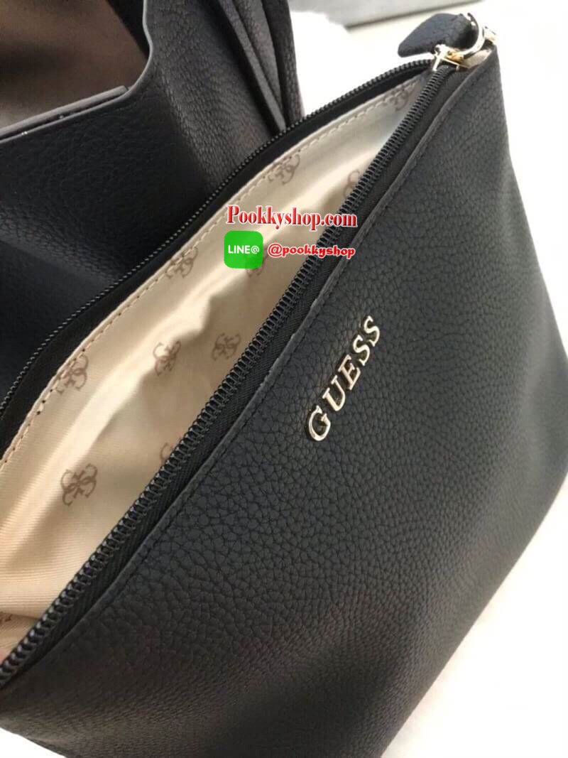 GUESS HEIDI HAMMERED EFFECT BAG 2 in 1กระเป๋าสะพายจาก Guess factory วัสดุ PU คุณภาพดี นิ่ม น้ำหนักเบา ด้านหน้าประดับด้วยโลโก้แบรนด์สุดหรู เปิดปิดกระเป๋าด้วยกระดุมแม่เหล็กและซิป ด้านในโล่งกว้างมีช่องสำหรับใส่ของด้านข้างกระเป๋าเพิ่มอีก2ช่องใช้งาน รุ่นนี้มาพ