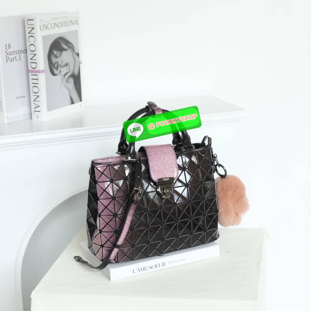 สินค้าเข้าใหม่ 𝗞𝗘𝗘𝗣 𝐀𝐋𝐈𝐙 𝗖𝗢𝗟.𝟮 ลายใหม่ ( DIAMOND PATTERN ) ทรงสวย ขายดี ขนาดกำลังดี และที่สำคัญ !! น้ำหนักเบา ไม่รอช้าทางแบรนด์เลยทำ สีใหม่มาเพิ่มลูกเล่นให้กับ