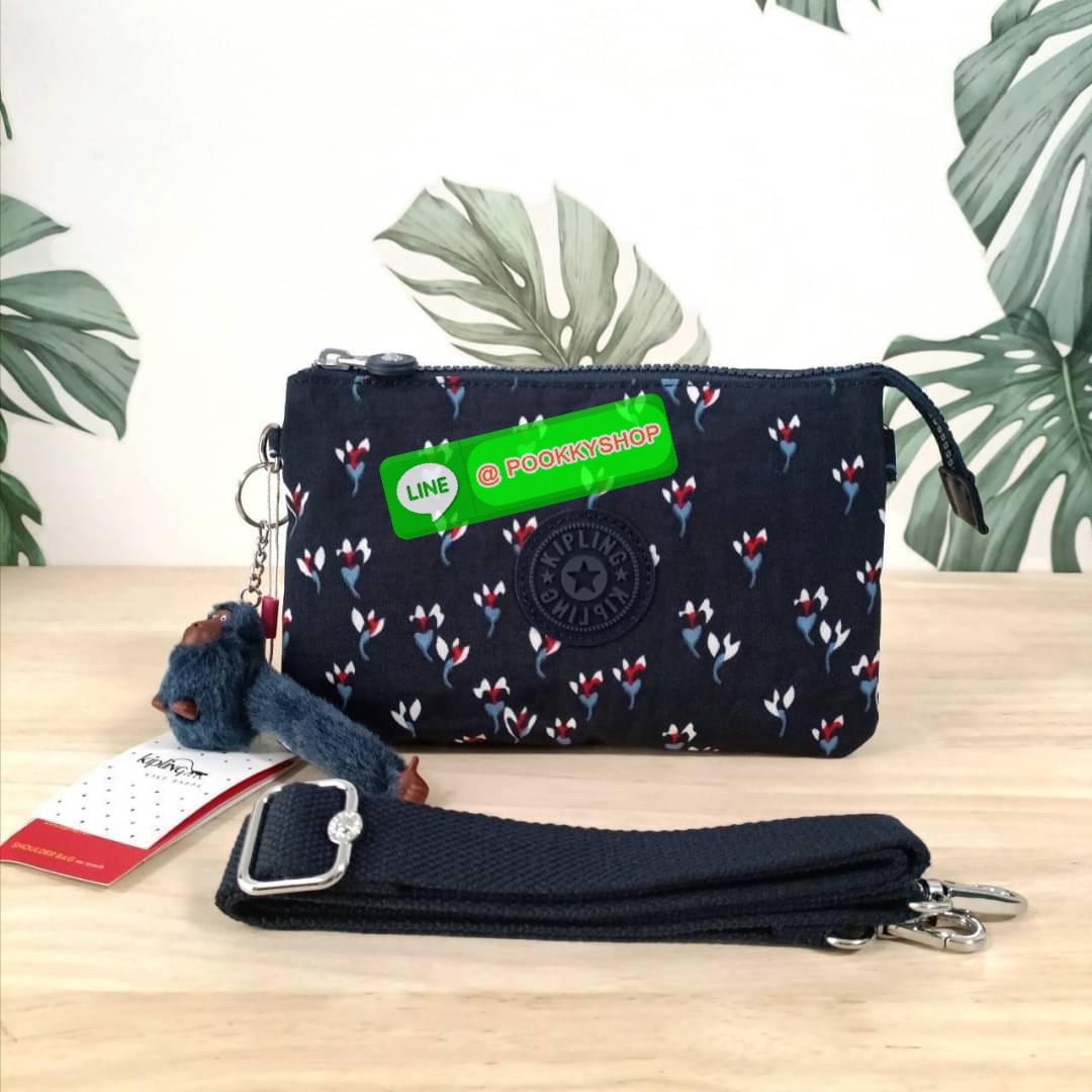 KIPLING Creativity X Crossbody Bag กระเป๋าสะพายวัสดุ Nylon&Polyester 100% ขนาดกำลังน่ารัก เปิดปิดด้วยซิป มา พร้อมพวงกุญเเจลิงน้อย ด้านในมีช่องใส่ของ2ชช่อง เพิ่มตรงกลางมีช่องซิปอีก1ช่อง มีสายคล้องพวงกุญแจ ใส่ของได้จุมาๆเลยค่ะ มีสายสะพายยาวเลื่อนปรับระดับได