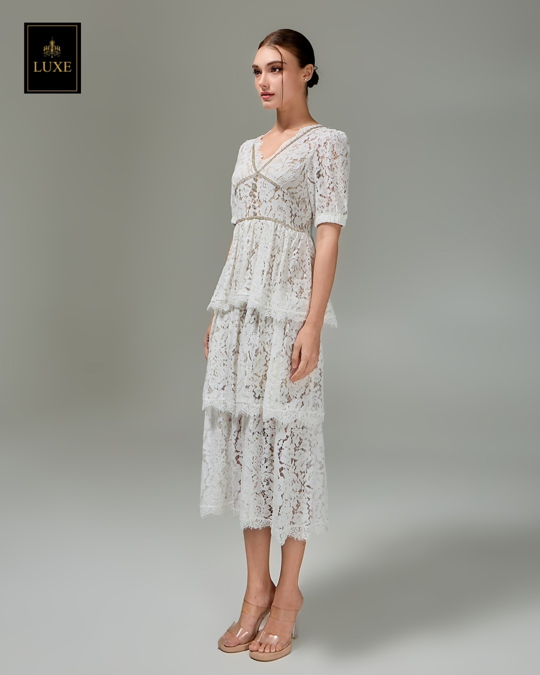 เดรสแฟชั่น เดรสเสื้อคอวีแขนตุ๊กตา กระโปรงต่อ3ชั้นรูดระบาย