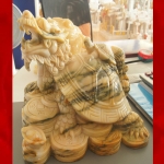 เต่ามังกร ขนาดสูง 18 เซนติเมตร กว้าง 22 เซนติเมตร (คู่) ตัวเมียจะมีลูกบนหลัง