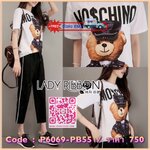 Lady Ribbon's Made Lady Ellen Street Chic Printed T-shirt and Sweat Pants Set เซ็ตเสื้อทีเชิ้ตพิมพ์ลายและกางเกงวอร์มสไตล์สตรีท ลุคนี้เป็นสไตล์แบรนด์ Moschino แบบสตรีทเก๋ๆ ตัวเสื้อเป็นเสื้อยืดแขนสั้น ตรงกลางพิมพ์ลายตุ๊กตาหมี ส่วนกางเกงเป็นการเกง Sweat