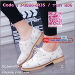 แบบขายดี!!! พร้อมส่ง สำหรับสาวที่อยากได้สไตล์วินเทจที่ยังคงความคลาสสิค ร้านขอแนะนำคู่นี้เลยค่ะ คัทชูสไตล์ออกฟอร์ด หนังนิ่มปักลายดอกสไตล์สาวโคเรีย ส้นยางกันลื่นหนา 0.5 นิ้ว สวยๆมาแรงแซงทางโค้ง อย่ารอช้าสั่งเลยคร้า^^