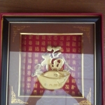 กรอบรูปทองเค อักษรจีน ขนาดกว้าง 10 นิ้ว สูง 10 นิ้ว