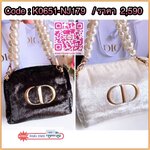 น่ารักไม่ไหว ใบจริงสวยมากไม่สวยมาด่าได้เลยค่ะ 🌸🌸 Dior Cosmetics bag 💯💯 Dior กระเป๋าขาว CD อะไหล่ทอง ผ้านุ่มเงา สวยวิ๊บ ตัวกระเป๋ามาพร้อมถุงกระดาษDior