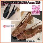 รองเท้าทรงบัลเล่ต์ ส้นสูงรัดส้น สวย หรู ดูดี มีสไตล์ ตอบโจทย์สาว ๆ ที่มองหาความสบายแต่ยังคงความแฟชั่น ด้วยดีไซน์หัวเหลี่ยมและ ส้นแก้วทรงกลม ที่เป็นเอกลักษณ์ ทำให้ดูทันสมัยและโดดเด่นไม่ซ้ำใคร