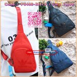 Adidas Expect Originals Bag กระเป๋าสะพายคาดอก ขนาดกลาง วัสดุหนังpu หนังนิ่ม กันน้ำได้ ด้านหน้าสกรีนโลโก้แบรนด์ มีช่องซิปใหญ่ใช้งานได้2ช่อง ภายในมีช่องแยกใส่มินิไอแพค หรือกระเป๋าสตางค์ทรงยาว สายสะพายปรับความยาวได้ฟรีไซส์ ใช้ได้ทั้งผู้หญิงและผู้ชายเท่ๆเลยคร