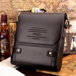 หมดล็อตนี้รอของยาวนะจ๊ะ สนใจรีบสั่งเลย งานคุณภาพพร้อมส่งค่ะ POLO FOR MEN กลับมาอีกครั้งตามคำเรียกร้อง !! ไอเทมหล่อๆของคุณผู้ชาย ใบนี้ต้องยกนิ้วให้เลยค่ะดูดีฝุดๆ กระเป๋าสะพายหนัง pu คัดเกรดคุณภาพคับคั่ง ออกแบบเน้นความเรียบหรูแบบเข้มๆดูมีรสนิยมมากๆ งานหนังข