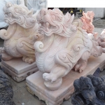 ปี่เซี๊ยะหินอ่อนแกะสลัก ยาว 90 เซนติเมตร สีชมพู