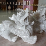 ปี่เซี๊ยะคู่ หินอ่อนสีขาว หางพวง ขนาดยาว 22 สูง 14 เซนติเมตร ( ขนาดกลาง 1 คู่ )