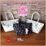 ลาคอส pu split cow leather bag รุ่นขายดีค่ะ!! กระเป๋าทรง shopping ลายกราฟฟิก ลายสดใส พร้อมส่งหลากสีรุ่นฮอตฮิตตลอดกาล แบบสวยคลาสสิค ใช้ได้ในทุกวัน ด้านหน้าประดับโลโก้จระเข้สัญลักษณ์แบรนด์ เปิดปิดกระเป๋าแบบซิป ที่จับหัวซิปปั้แบรนด์ ภายในกว้างใส่ของจุ มีช่