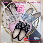 พร้อมส่งรอบที่10 เลยจ้า slip on shoes งานสวยๆพร้อมเสิร์ฟจ้า ตัวนี้ห้ามพลาด รองเท้าslip on ผ้ายีนส์งานปักเพชร งานสวย ทรงสวย พื้นไม่หนา ไม่บาง ทรงนี้แมตช์กับกางเกง หรือกระโปรง ก็ได้ค่ะ ใส่สบาย แม่ค้าคอนเฟริม ห้ามพลาดเลยจ้าตัวนี้แนะนำ อย่าช้ารีบเลย