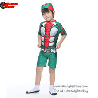 (size L)Swimsuit for Boys ชุดว่ายน้ำ เด็กผู้ชาย masked rider v3 ชุดบอดี้สูทสีเขียว มาพร้อมหมวกว่ายน้ำและถุงผ้า สุดเท่ห์ ใส่สบาย ลิขสิทธิ์แท้(สำหรับเด็กอายุ6-8ปี)
