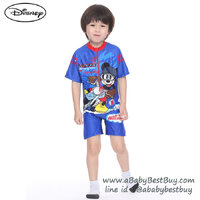 (size L)Swimsuit for Boys ชุดว่ายน้ำ เด็กผู้ชาย Mickey Mouse บอดี้สูทแขนสั้น กางเกงขาสั้น มาพร้อมหมวกว่ายน้ำและถุงผ้า สุดเท่ห์ ใส่สบาย ลิขสิทธิ์แท้(สำหรับเด็กอายุ 6-8 ปี)