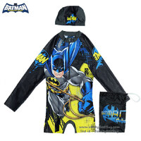 (size L)ชุดว่ายน้ำเด็กผู้ชาย บอดี้สูทเสื้อแขนยาวกางเกงขาสั้นสกรีนลาย batman มาพร้อมหมวกว่ายน้ำและถุงผ้า สุดเท่ห์ ใส่สบาย ลิขสิทธิ์แท้(สำหรับเด็กอายุ 6-8 ปี)