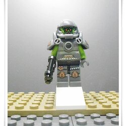 col139 Alien Avenger