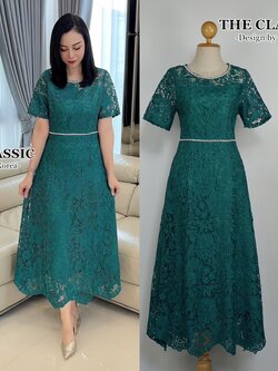 เดรสแฟชั่น เดรสลูกไม้คอเพชรใช้ผ้าลูกไม้เนื้อหนาอย่างดี ขึ้นลวดลายดอกไม้หลากหลายทั้งตัว