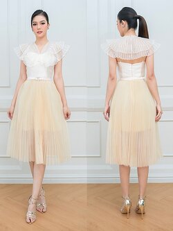 เดรสแฟชั่น เดรสเสื้อคอวีผ้าดัตเชสทวิล ปักลายผีเสื้อสีขาว กระโปรงผ้าออแกนดี้อัดพลีท