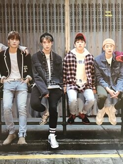 พร้อมส่ง โปสเตอร์ POSTER - JBJ 1ST PHOTOBOOK [THE MOMENT]