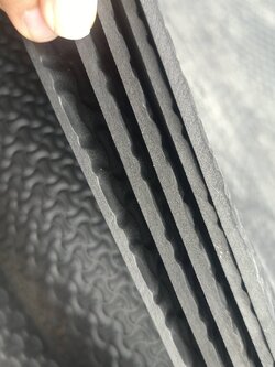 แผ่นยางปูพื้นกันกระแทกEVAสีดำลาย 1ด้าน หนา 3มม 130*240ซม