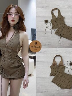 ชุดเซทแฟชั่น เซต 2 ชิ้น (เสื้อคล้องคอมีโชคเกอร์ + กระโปรงกางเกง) ชุดโทนสีน้ำตาลมะฮอกกานี