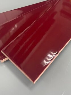 กระเบื้อง 3"x12" (75x300มม.) สีแดงเชอรี่ เคลือบเงา / ตรม.