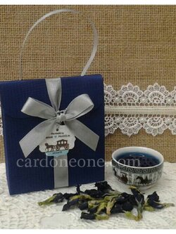 ของชำร่วยชาอัญชันในกล่องกระเป๋าหิ้ว