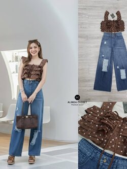 ชุดเซทแฟชั่น ชุดเซ็ทเสื้อสายเดี่ยวทรงครอปสีน้ำตาลลายจุด แต่งระบายคู่ที่สายเสื้อ