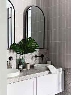 กระเบื้อง 3"x12" (75x300มม.) สีเทาอ่อน เคลือบด้าน /ตรม.