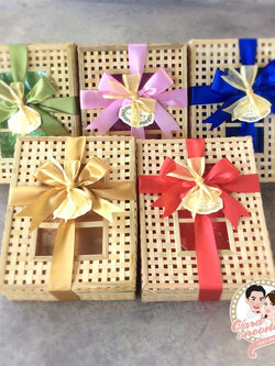 ของรับไหว้ ผ้าแพรใส่ตระกร้า