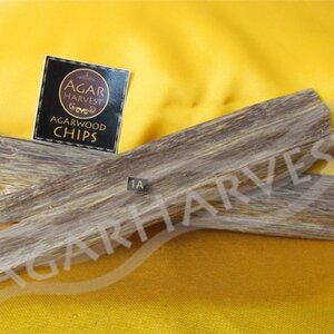 ชิ้นไม้หอมกฤษณา(ใหญ่) เกรด 1A Agarwood Chips (Grade 1A )