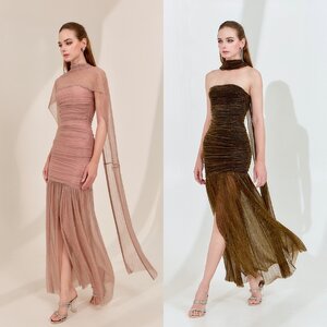 เดรสแฟชั่น เดรสเสื้อเกาะอกทรงเข้ารูป กระโปรงต่อชายระบาย ผ่าหน้า มาพร้อมผ้า mmคลุมไหล่